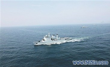 舟师某舰开展海上西宾。吴坤龙摄